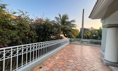 Casa semi amueblada. Fracc. Madeiras. Villahermosa. Zona Deportiva. Villahermosa. Tabasco.