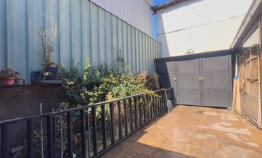 Casa 3D/1B en sector centrico con buenas vías de acceso Lo Espejo