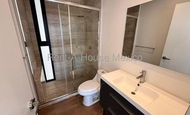 RENTA, Departamento amueblado con amenidades y 3 recámaras - Altos de Juriquilla