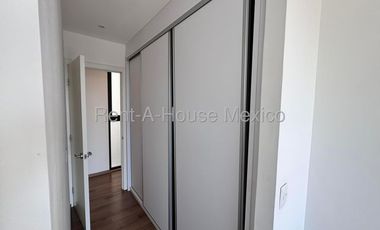 RENTA, Departamento amueblado con amenidades y 3 recámaras - Altos de Juriquilla