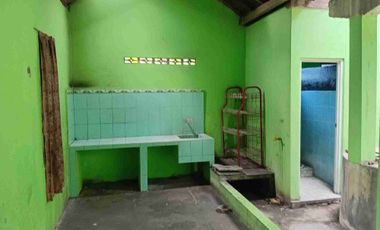 Disewakan rumah luas siap huni strategis pinggir jalan raya cocok untuk usaha atau kantor