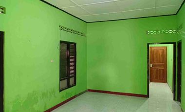 Disewakan rumah luas siap huni strategis pinggir jalan raya cocok untuk usaha atau kantor