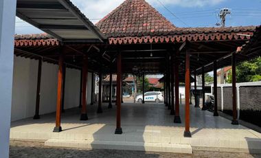 rumah joglo cantik untuk usaha kuliner di jalan utama ring road bantul kota, jogja