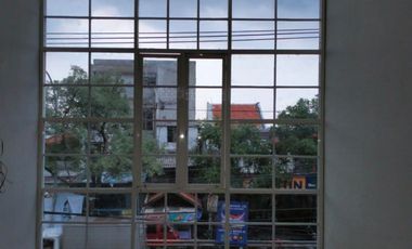 DIJUAL MURAH RUKO BARU 2 LANTAI MASIH ADA 2 UNITLOKASI STRATEGIS DAN MENGUNTUNGKANDI JLN. RAYA BANYU URIP SURABAYA Lokasi dekat jantung kota dan perni