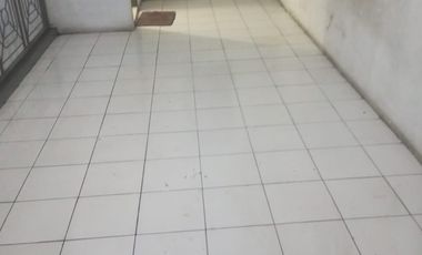 Disewakan Ruko di Kamal Raya. 3 Lantai. Luas 4x12m
