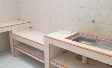 Disewakan Ruko di Kamal Raya. 3 Lantai. Luas 4x12m