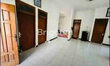 RUMAH LUAS, HOOK, PUSAT KOTA KEDIRI