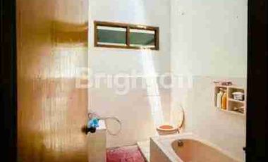 RUMAH LUAS, HOOK, PUSAT KOTA KEDIRI