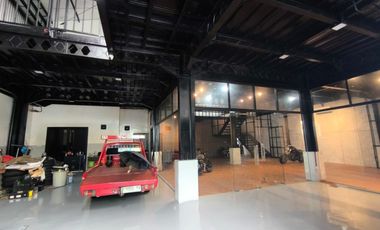 Dijual Showroom & Workshop Building 3 Lantai Bagus