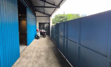 Dijual Showroom & Workshop Building 3 Lantai Bagus