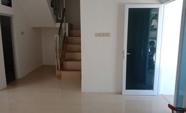 Dijual Rumah Dua Lantai Siap Huni Rp 700 Jt - Kediri Jawa Timur