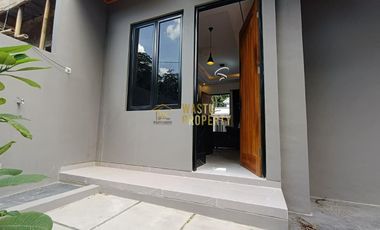 RUMAH SIAP HUNI DI CLUSTER WIDODOMARTANI NGEMPLAK SLEMAN DEKAT PASAR JANGKANG