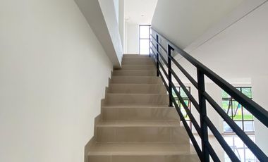 Ruko Conifera 3lt 10x15 150m Metland Menteng Cakung Jakarta Timur