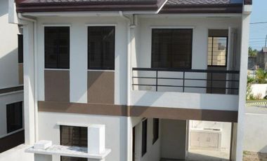 House and Lot for Sale at Collin Ville along Centennial Road Kawit Cavite across  Ayala Land Evo City and S & R Kawit