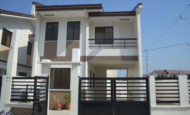 House and Lot for Sale at Collin Ville along Centennial Road Kawit Cavite across  Ayala Land Evo City and S & R Kawit