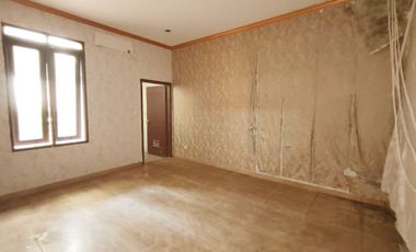 3 Floor Shophouse in Cianjur City Center Suitable for Business