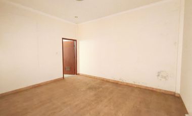 3 Floor Shophouse in Cianjur City Center Suitable for Business