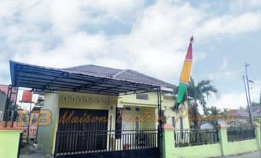 RUMAH FULL FURNISHED DI BAMBU KUNING TENAYAN RAYA - PEKANBARU