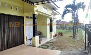 RUMAH FULL FURNISHED DI BAMBU KUNING TENAYAN RAYA - PEKANBARU
