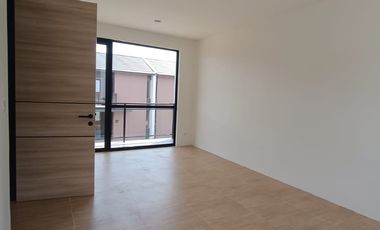 Dijual Rumah Siap Huni di Cendana Prive Park Serpong