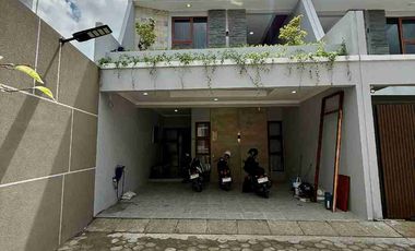 DI JUAL RUMAH  DI CLUSTER EKSKLUSIF DALAM RINGROAD DEKAT JALAN RAYA GEDONG KUNING.