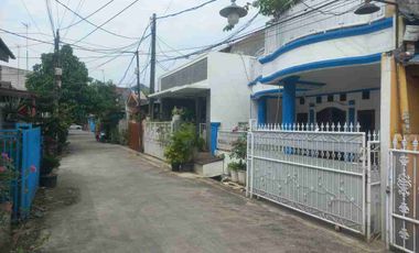 Rumah 2 Lantai Huni dekat Summarecon Bekasi dan Stasiun Kreta di Bekasi Utara