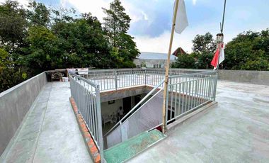 RUMAH TANAH NGGENTONG