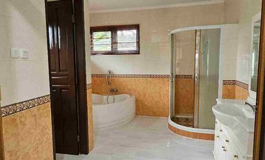 DIJUAL RUMAH BESAR CLASSIC WIKA