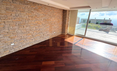 Departamento de renta en Cumbayá Urbanización Vista Grande, 2 dorms con baño, 70m2 de terraza.