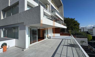 Departamento de renta en Cumbayá Urbanización Vista Grande, 2 dorms con baño, 70m2 de terraza.