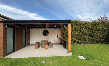 Casa de renta en Pifo, por Estrenar, Zona Residencial, Cerca a La Ruta Viva, Mine School, Conjunto cerrado.