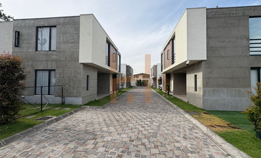 Casa de renta en Pifo, por Estrenar, Zona Residencial, Cerca a La Ruta Viva, Mine School, Conjunto cerrado.