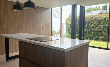 Casa de renta en Pifo, por Estrenar, Zona Residencial, Cerca a La Ruta Viva, Mine School, Conjunto cerrado.