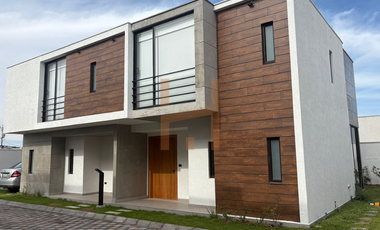 Casa de renta en Pifo, por Estrenar, Zona Residencial, Cerca a La Ruta Viva, Mine School, Conjunto cerrado.