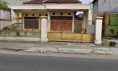 Rumah Besar Pusat Perekonomian Wates