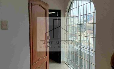 Kennedy Norte, Alquiler de Departamento con aires acondicionados , 3 Dormitorios con baños, cuarto de servicio, garaje, sector circuito cerrado, piso alto