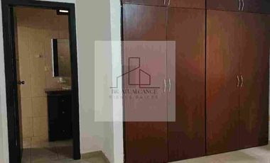 Kennedy Norte, Alquiler de Departamento con aires acondicionados , 3 Dormitorios con baños, cuarto de servicio, garaje, sector circuito cerrado, piso alto