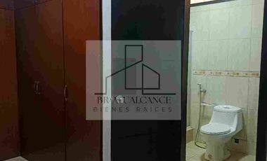 Kennedy Norte, Alquiler de Departamento con aires acondicionados , 3 Dormitorios con baños, cuarto de servicio, garaje, sector circuito cerrado, piso alto