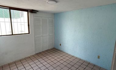 Casa en Renta; Fraccionamiento Colomos Providencia en Guadalajara, Jalisco.