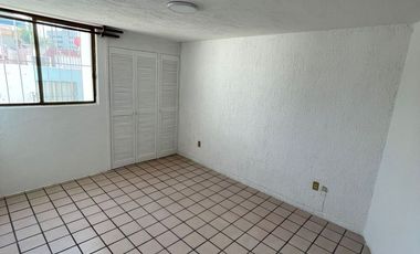 Casa en Renta; Fraccionamiento Colomos Providencia en Guadalajara, Jalisco.