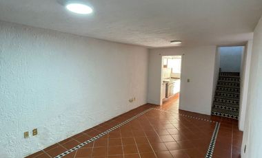 Casa en Renta; Fraccionamiento Colomos Providencia en Guadalajara, Jalisco.