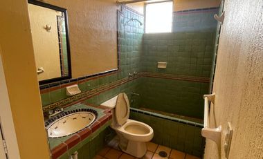 Casa en Renta; Fraccionamiento Colomos Providencia en Guadalajara, Jalisco.