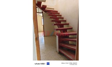 Venta De Casa Tres Pisos De Calle A Calle Para Proyeccion De Negocio - Talara//ID: 1167351