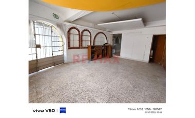 Venta De Casa Tres Pisos De Calle A Calle Para Proyeccion De Negocio - Talara//ID: 1167351