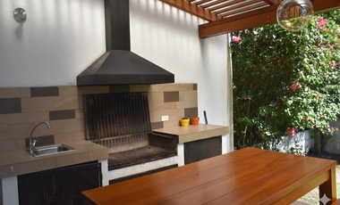 Casa de venta en Urbanización La Viña, Tumbaco, Ecuador.