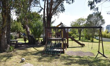 Casa de venta en Urbanización La Viña, Tumbaco, Ecuador.