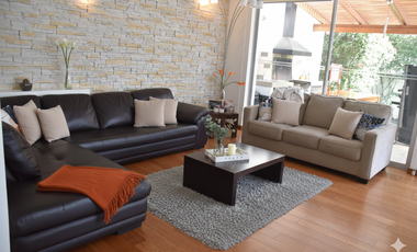 Casa de venta en Urbanización La Viña, Tumbaco, Ecuador.