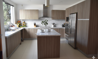 Casa de venta en Urbanización La Viña, Tumbaco, Ecuador.