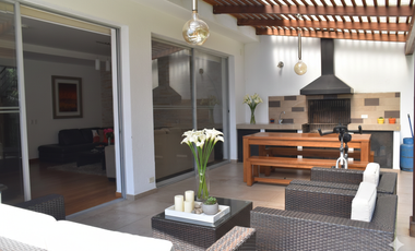 Casa de venta en Urbanización La Viña, Tumbaco, Ecuador.