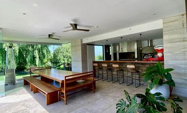 VENTA ESPECTACULAR CASA MEDITERRÁNEA EN LAS BRISAS DE CHICUREO – DISEÑO VANGUARDISTA, LUJO Y FUNCIONALIDAD - 5D + 4B + GRAN SERVICIO + QUINCHO +